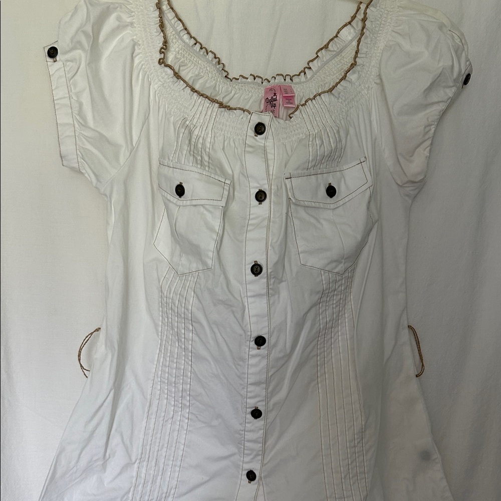 Dolled Up White Button-Front Short Sleeve Blouse with Contrast Trim